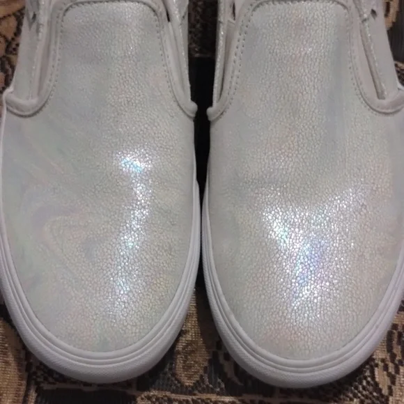 Vans Asher Deluxe Iridescent Slip-On Sneaker Size Women's 11 GUC - Picture 2 of 9